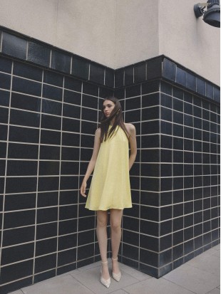 OİX  Regular Fit Sıfır Kol Askılı Kısa Boy Sarı Renk Elbise